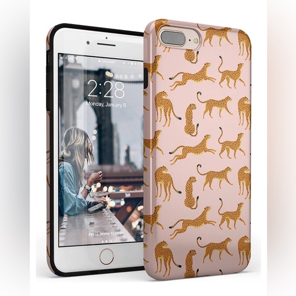 Casely iPhone 6/6s/7/8 Plus Case | On The Prowl | Pink Leopard Print Case - Picture 7 of 8